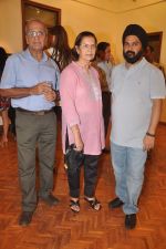 at art event hosted by Nandita Mahtani and Penny Patel in India Fine Art on 2nd May 2012 (27).JPG
